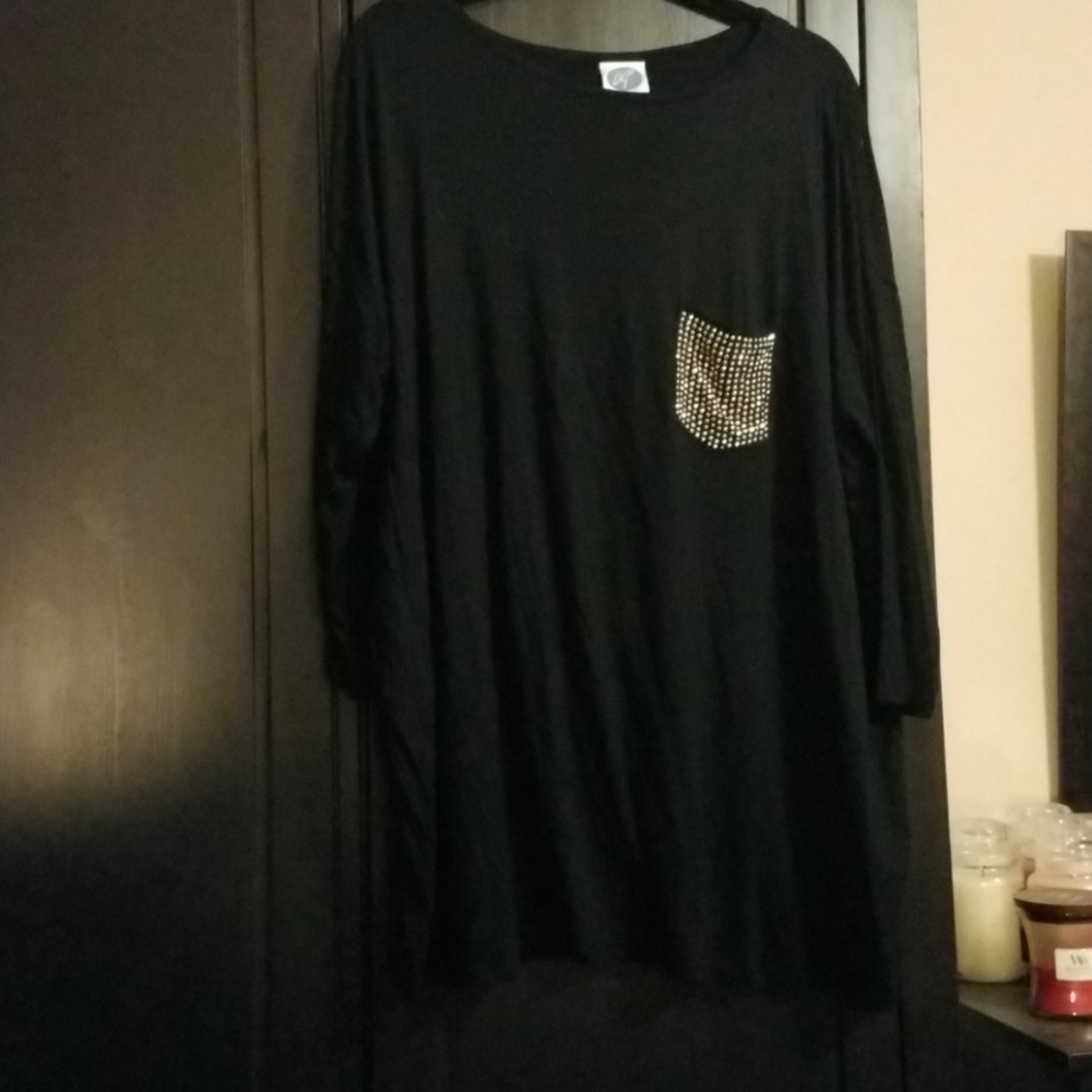 Long sleeved fancy tshirt